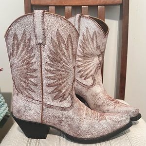 Ariat sz 9 NWOT